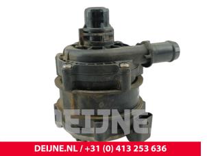 Lynk & Co 01 Additional water pump O323903 photo 2