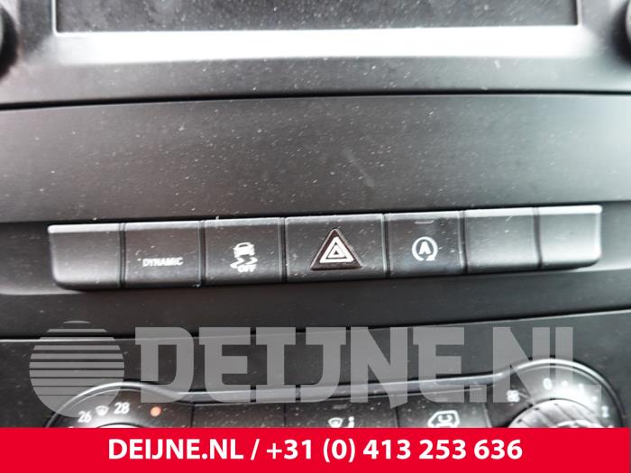 Mercedes Vito Panikbeleuchtung Schalter O324053