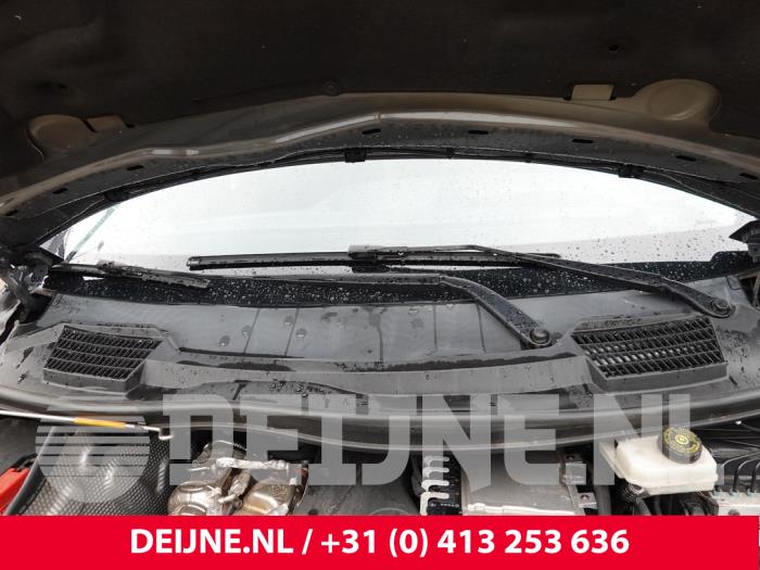 Mercedes Vito Scheibenwischermotor+Mechanik O324064