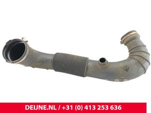 Mercedes Sprinter Intercooler Rohr O324147 foto 2