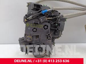 Mercedes Vito Schiebetür Schließmechanik rechts O324328 foto 2