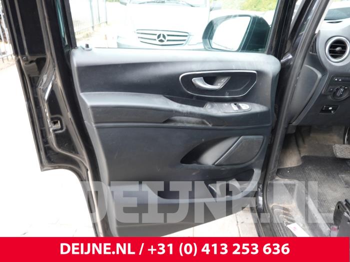 Mercedes Vito Türverkleidung 2-türig links O324274