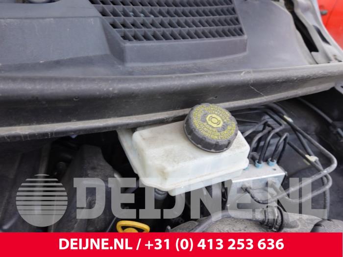 Mercedes Vito Bremsflüssigkeitsbehälter O324285