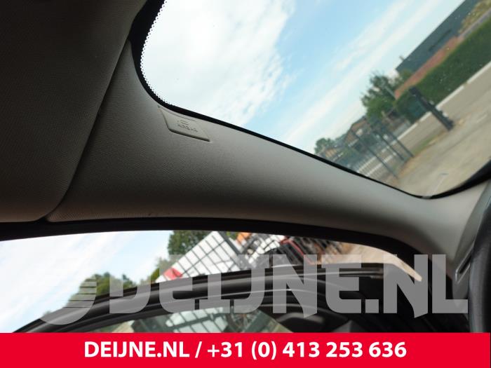 Volvo V70 A-stijl Afdekkap links O324775