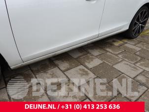 Volvo V60 Zijskirt links O325164 foto 2