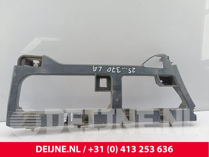 Opel Vivaro Stoßstangenstütze links hinten O325326