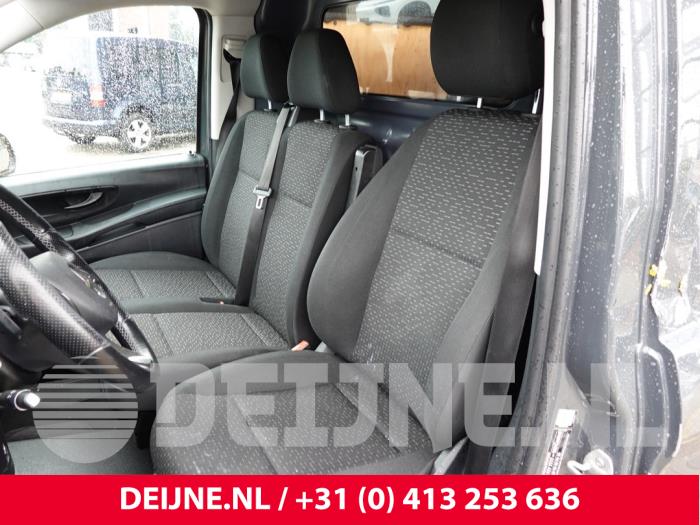 Mercedes Vito Sitz links O325456