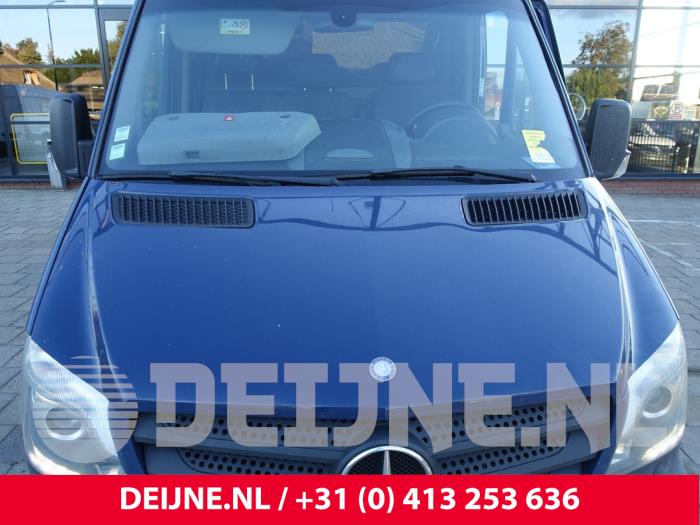 Mercedes Sprinter Motorkap O325523