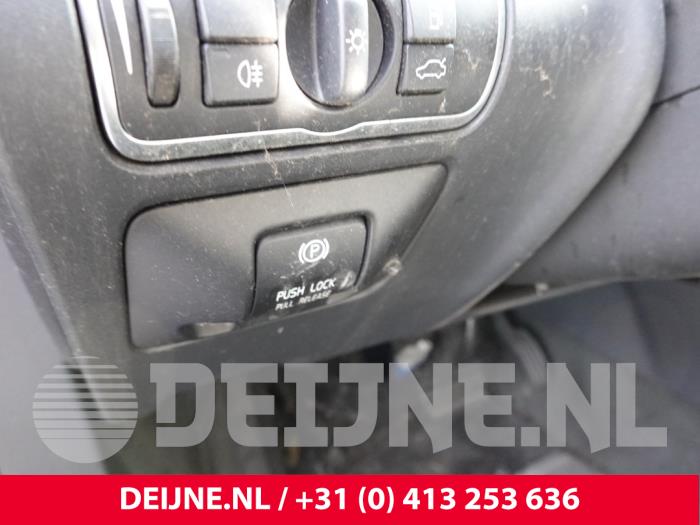 Volvo V60 Handrem schakelaar O325560