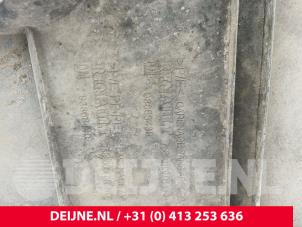 Opel Vivaro Bumper bottom O325660 photo 3