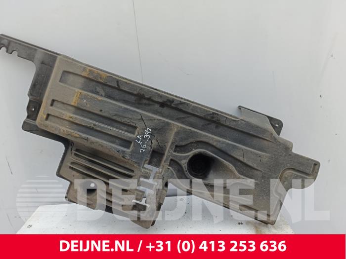 Lynk & Co 01 Beschermplaat bodem O325803