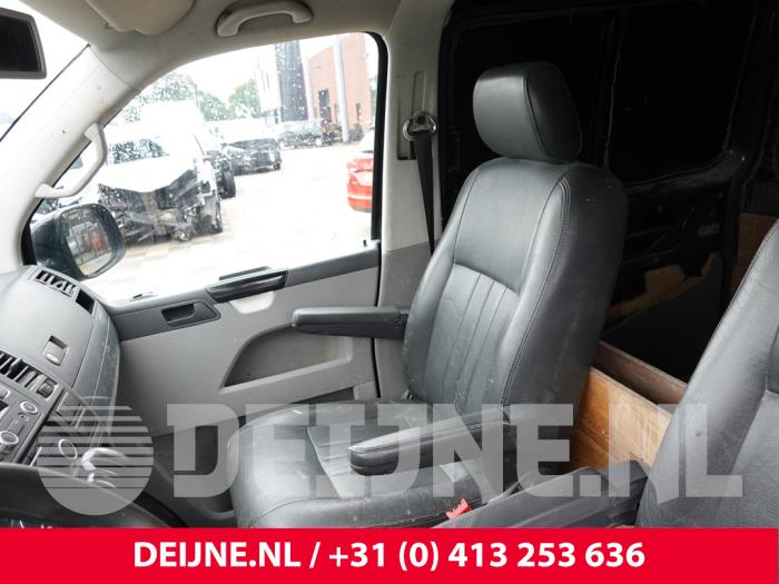 Volkswagen Transporter Sitz rechts O325906
