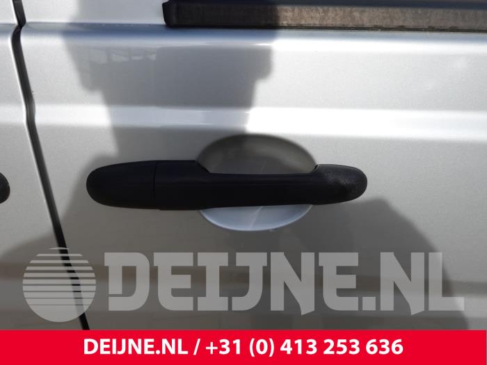 Mercedes Vito Türgriff 2-türig rechts O326560