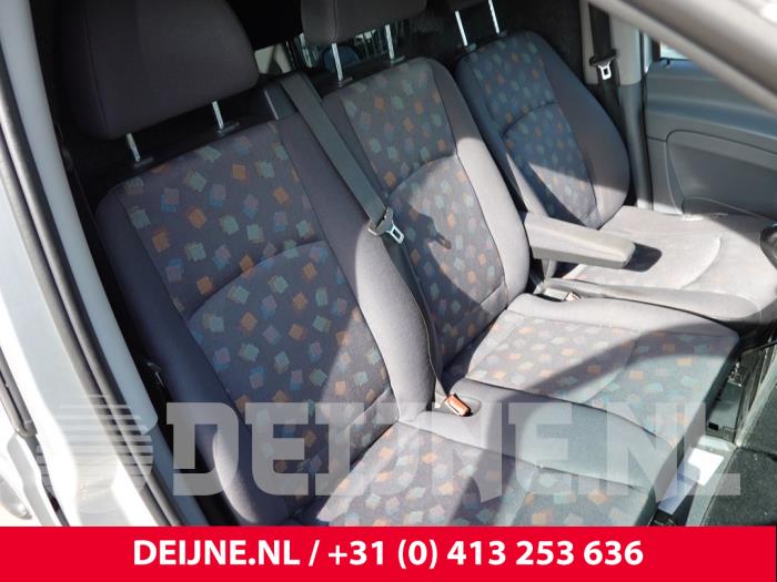 Mercedes Vito Bank rechts vorne O326453