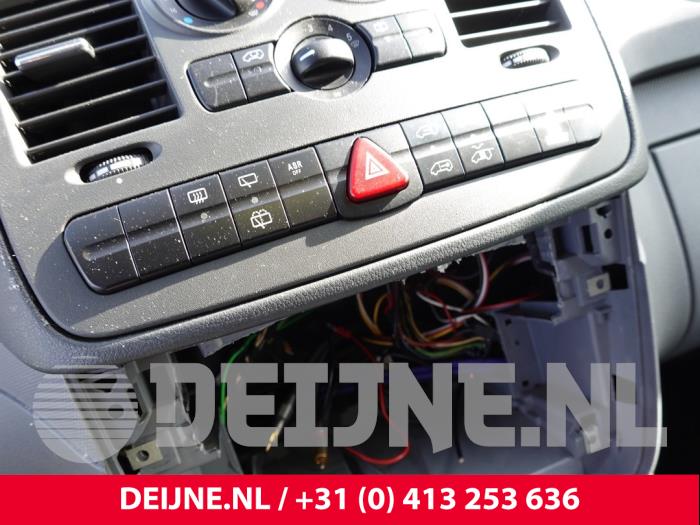 Mercedes Vito Panikbeleuchtung Schalter O326499
