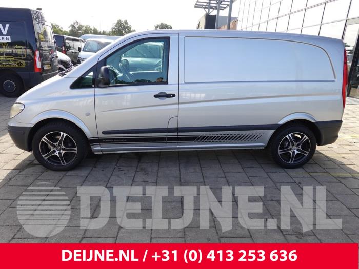 Mercedes Vito Tür 2-türig links O326501