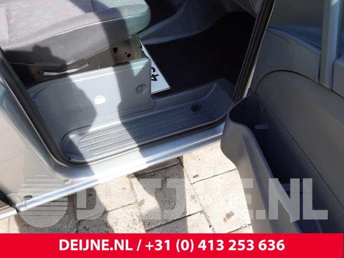 Mercedes Vito Einstieg vorne rechts O326545