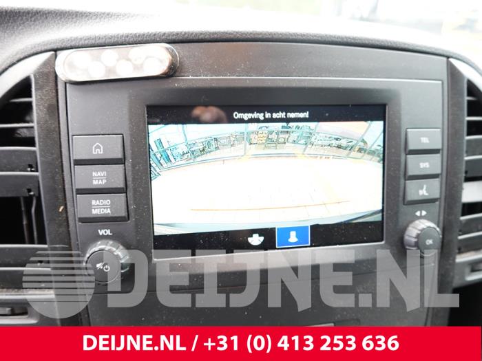 Mercedes Vito Display Multi Media regelunit O326695