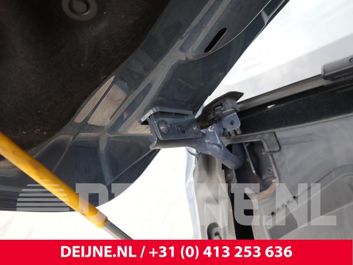 Mercedes Vito Motorkap Scharnier O326729