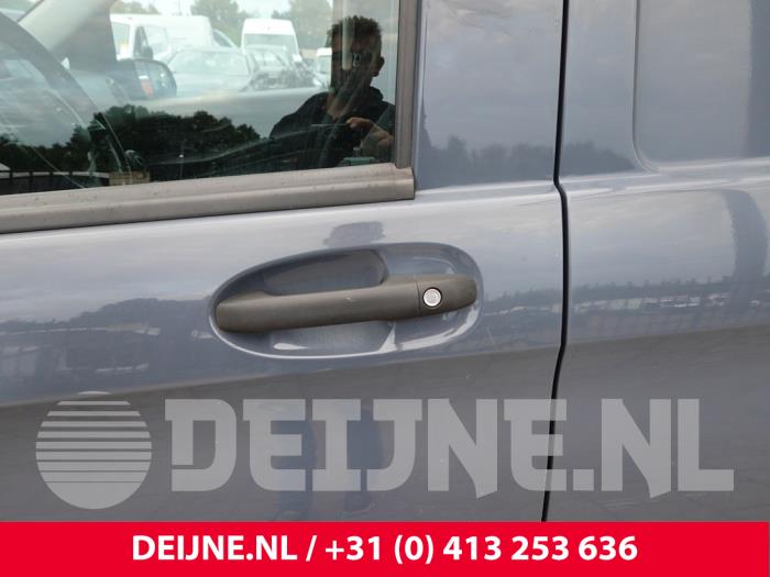 Mercedes Vito Portiergreep 2Deurs links O326786