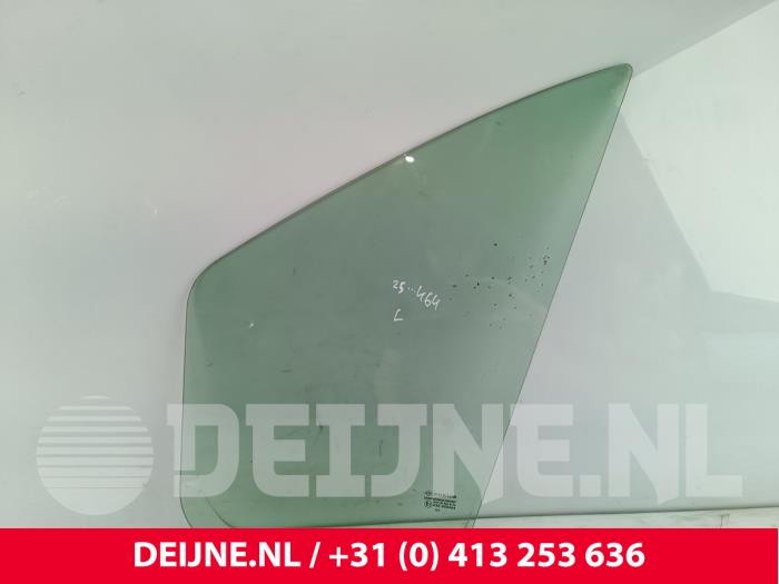 Renault Trafic Driehoeks Ruit links-voor O326802