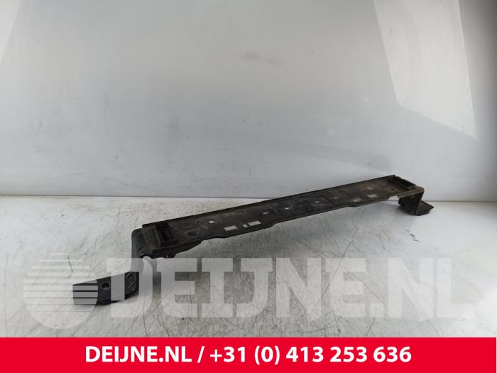 Opel Vivaro Radiatorbalken O326970