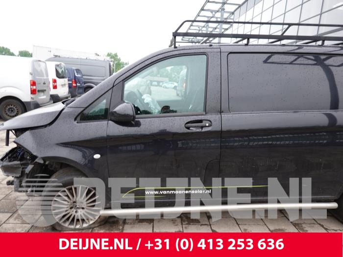 Mercedes Vito Tür 2-türig links O327152