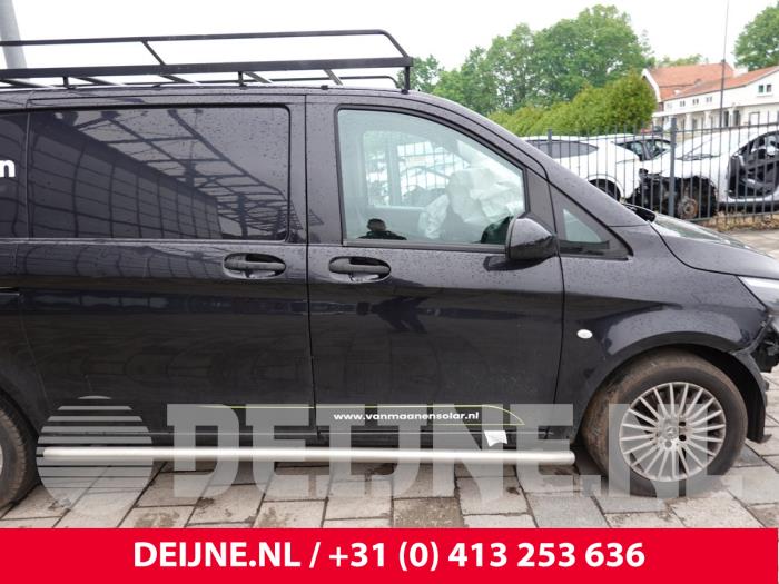 Mercedes Vito Tür 2-türig rechts O327157