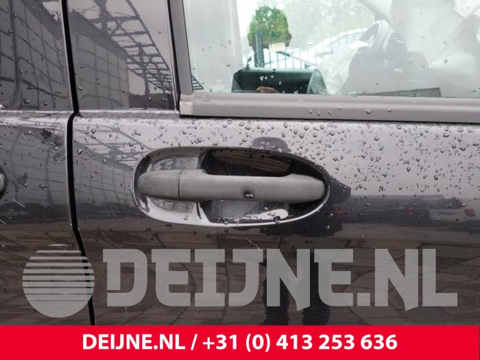 Mercedes Vito Türgriff 2-türig rechts O327161