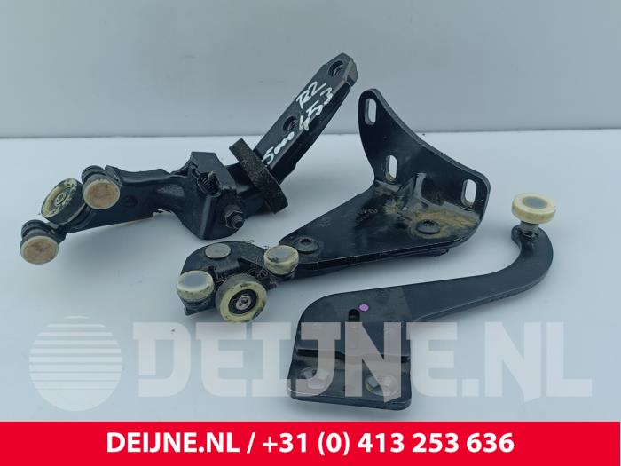 Volkswagen Transporter Schiebetürrolle rechts O327132
