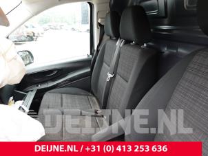 Mercedes Vito Bank rechts vorne O327265 foto 2
