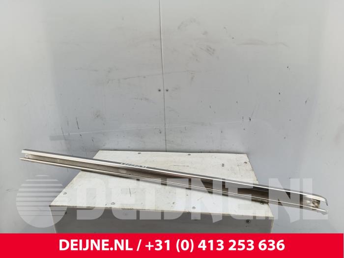 Ford Transit Schiebetür Schiene rechts O327292