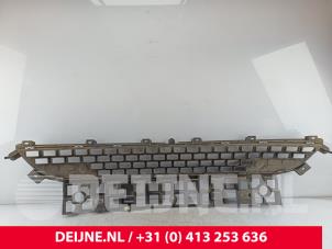 Renault Master Bumper Rooster O327314 foto 2