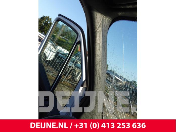 Mercedes Sprinter A-stijl Afdekkap links O327502