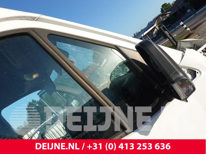 Mercedes Sprinter Dreieckfenster rechts vorne O327518