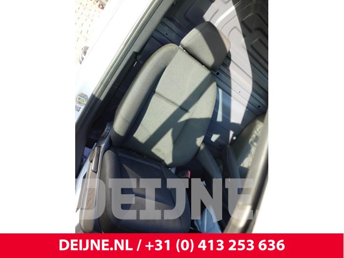 Mercedes Sprinter Sitz rechts O327558