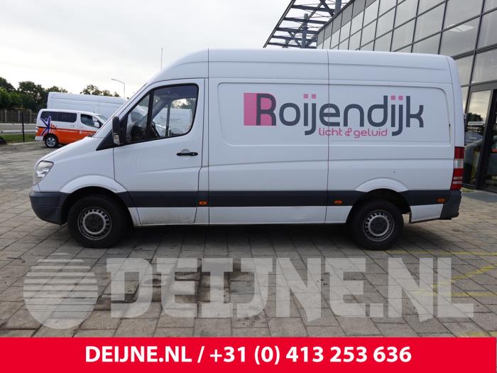 Mercedes Sprinter Tür 2-türig links O327817