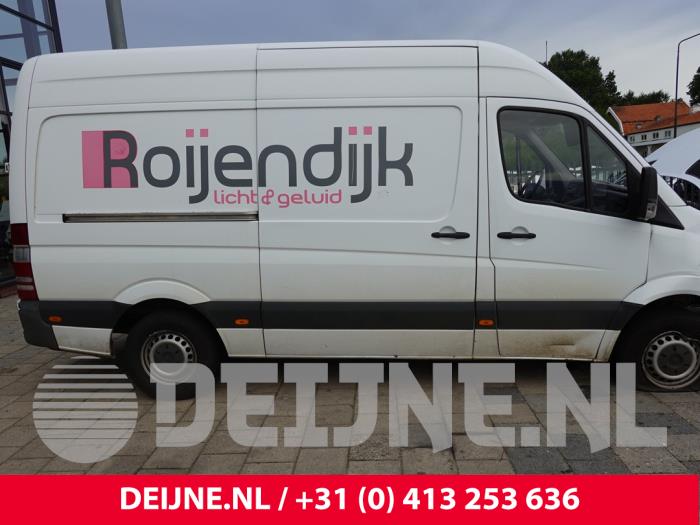 Mercedes Sprinter Tür 2-türig rechts O327818