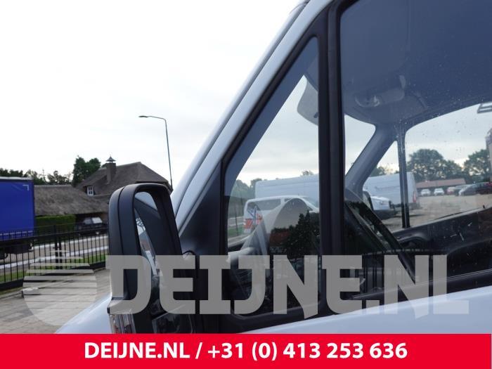 Mercedes Sprinter Dreieckfenster links vorne O327885