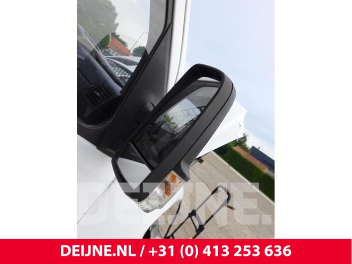 Mercedes Sprinter Dreieckfenster rechts vorne O327886