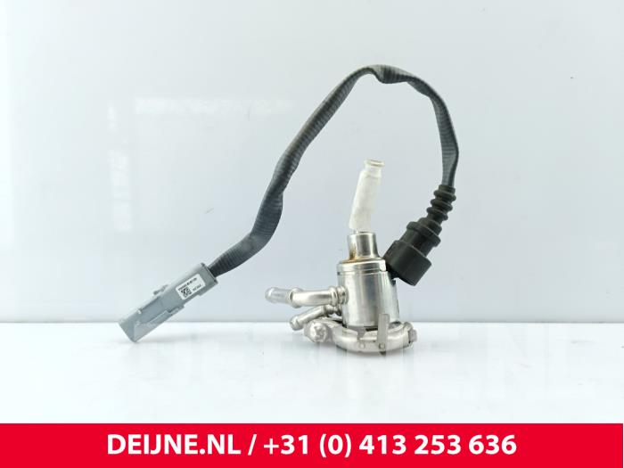 Renault Trafic Adblue injector O328039
