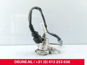 Renault Trafic Adblue Injector O328039 photo 2