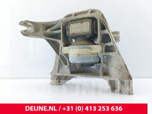 Peugeot Expert Engine mount O328066 photo 2