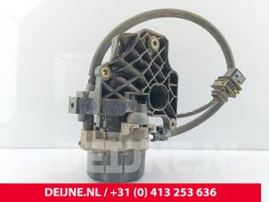 Mercedes eVito Vakuumpumpe Bremskraftverstärker O328100 foto 2