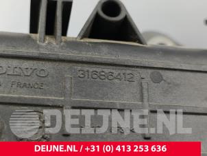 Volvo V40 Intercooler Buis O328112 foto 3