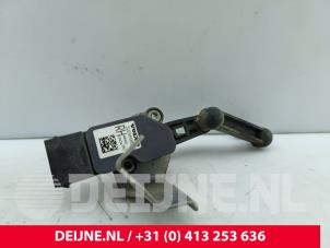 Volvo V60 Xenon hoogteregelaar O328130 foto 2