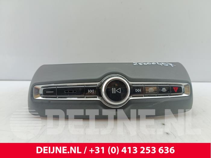 Volvo XC40 Radiobedienfeld O328140