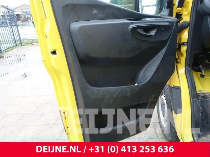 Mercedes eSprinter Türfänger 2-türig links O328329