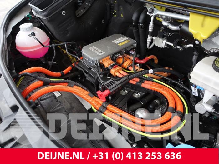 Mercedes eSprinter Ausgleichsbehälter O328337