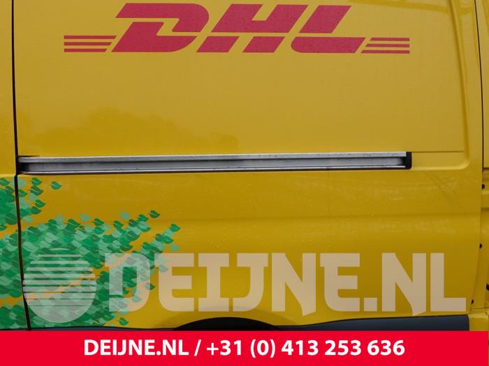 Mercedes eSprinter Schiebetürschiene links O328388